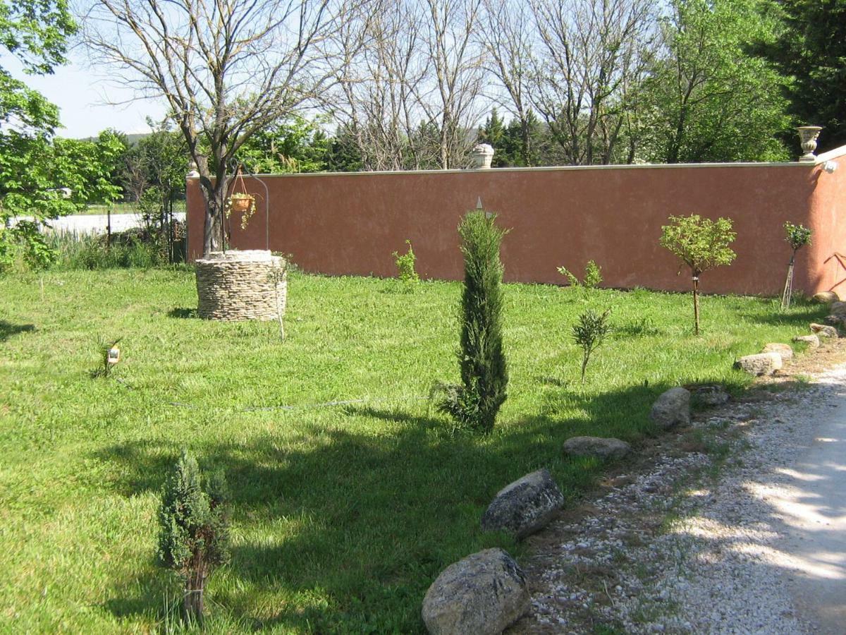 B&B La Douloire Pernes-les-Fontaines Exteriör bild